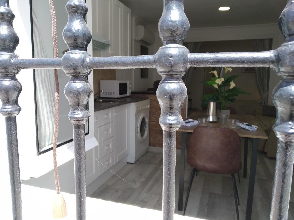 Apartaloft La Celestina Apartment อัลมาโกร ภายนอก รูปภาพ